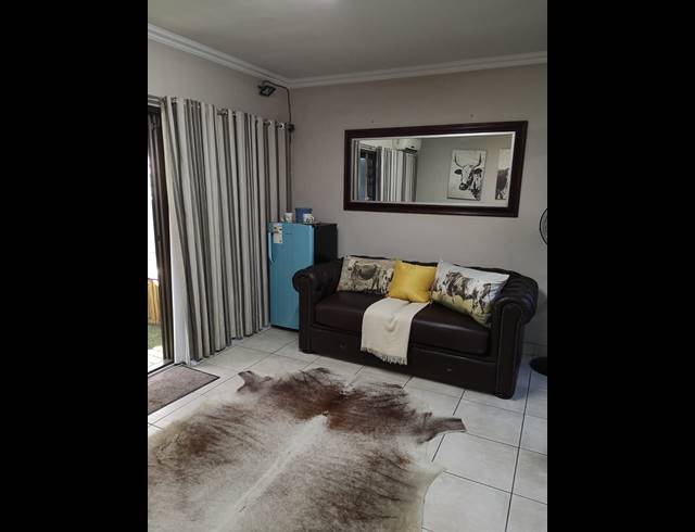 3 BEDROOM TOWNHOUSE FOR SALE IN BULWER